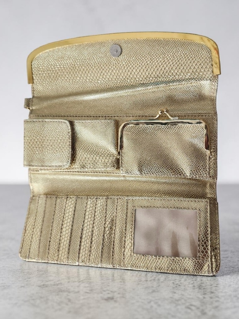 Gold Textured Wristlet Clutch - Elegant Evening Bag - NWOT - Picture 2 of 5